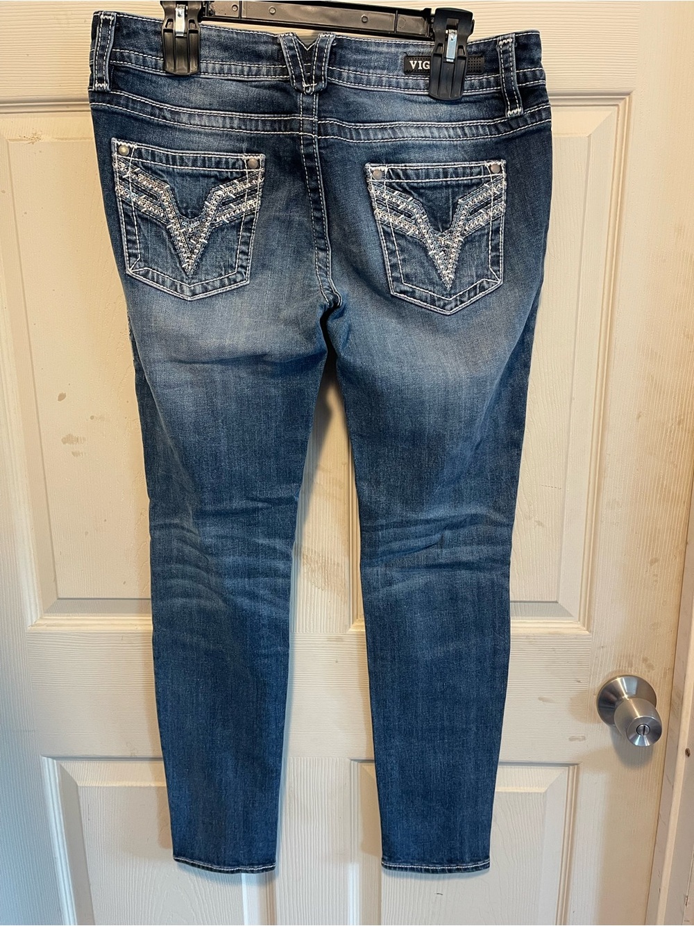 Vigoss Women’s Medium Blue Skinny Jeans with Embroidered Back Pockets